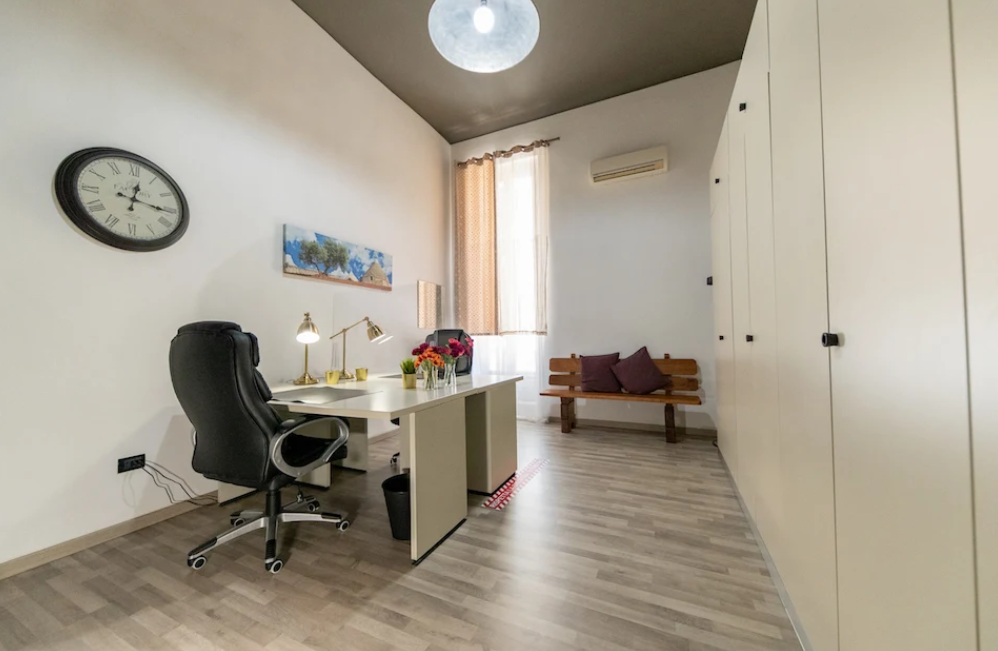 Working Spaces On Rent 1 / 12